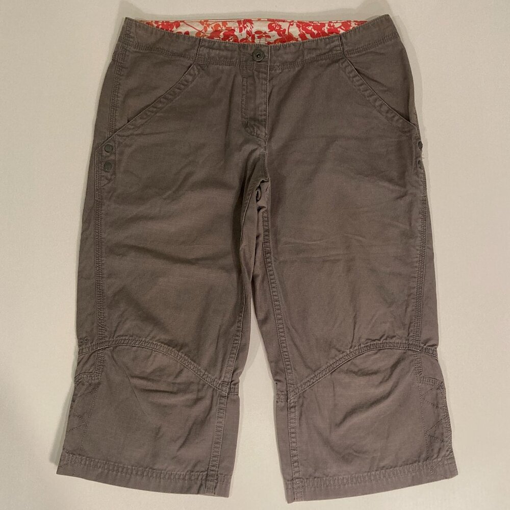 Mountain Equipment Co-op (MEC) Women's Light Grey Capris - Size 4